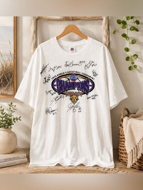 2005 Socon  championship lady cats signed xxl tee NWOT